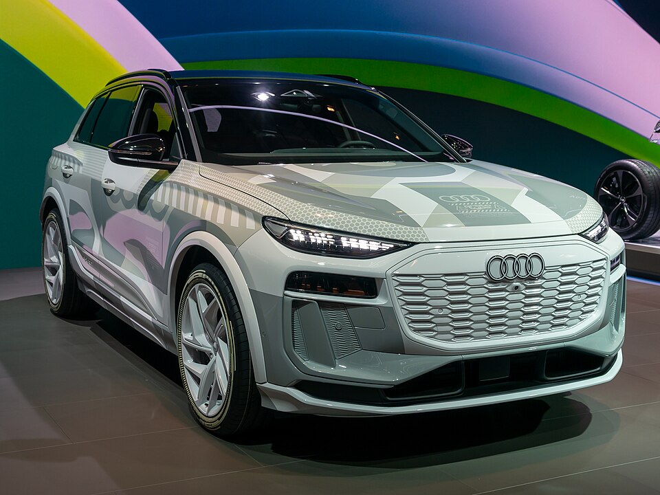 Audi Q6 SUV e-tron Performance