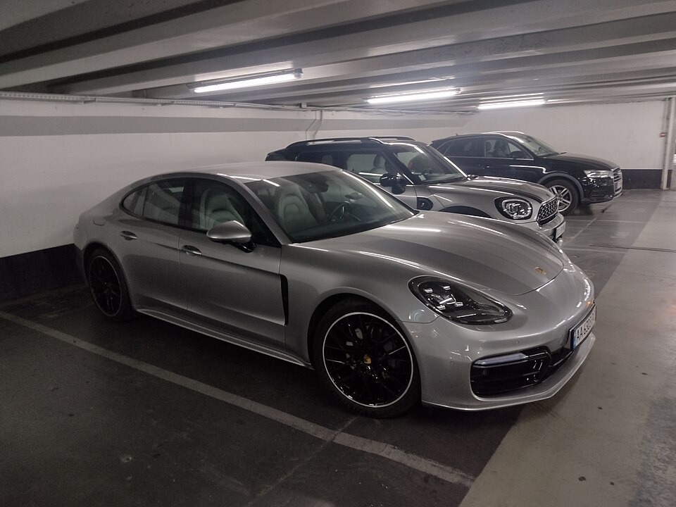 Porsche Panamera 4 E